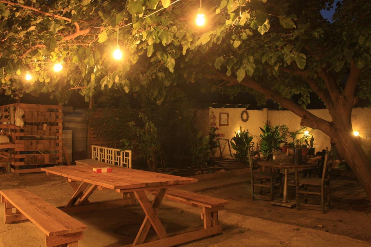 The Mulberry Pansiyon Amman Dış mekan fotoğraf